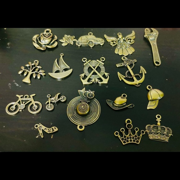 4 keychain with charm - Picture 3 of 15